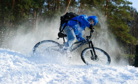 Jazda rowerem po śniegu i lodzie - zimowe porady